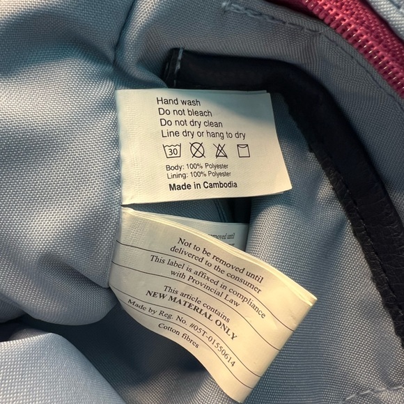 Baggallini Metro Convertible Backpack with RFID Wristlet - Picture 10 of 12